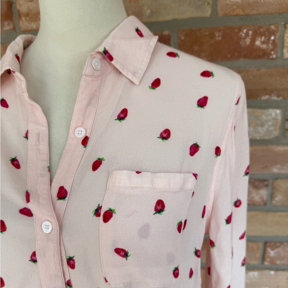 Rails Rocsi Strawberry Print Button Down Shirt Size Small - Picture 3 of 10